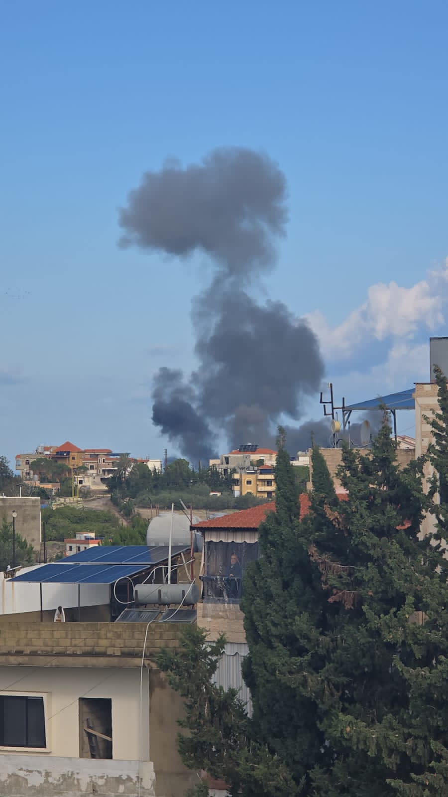 سلسلة من الغارات على جنوب لبنان 