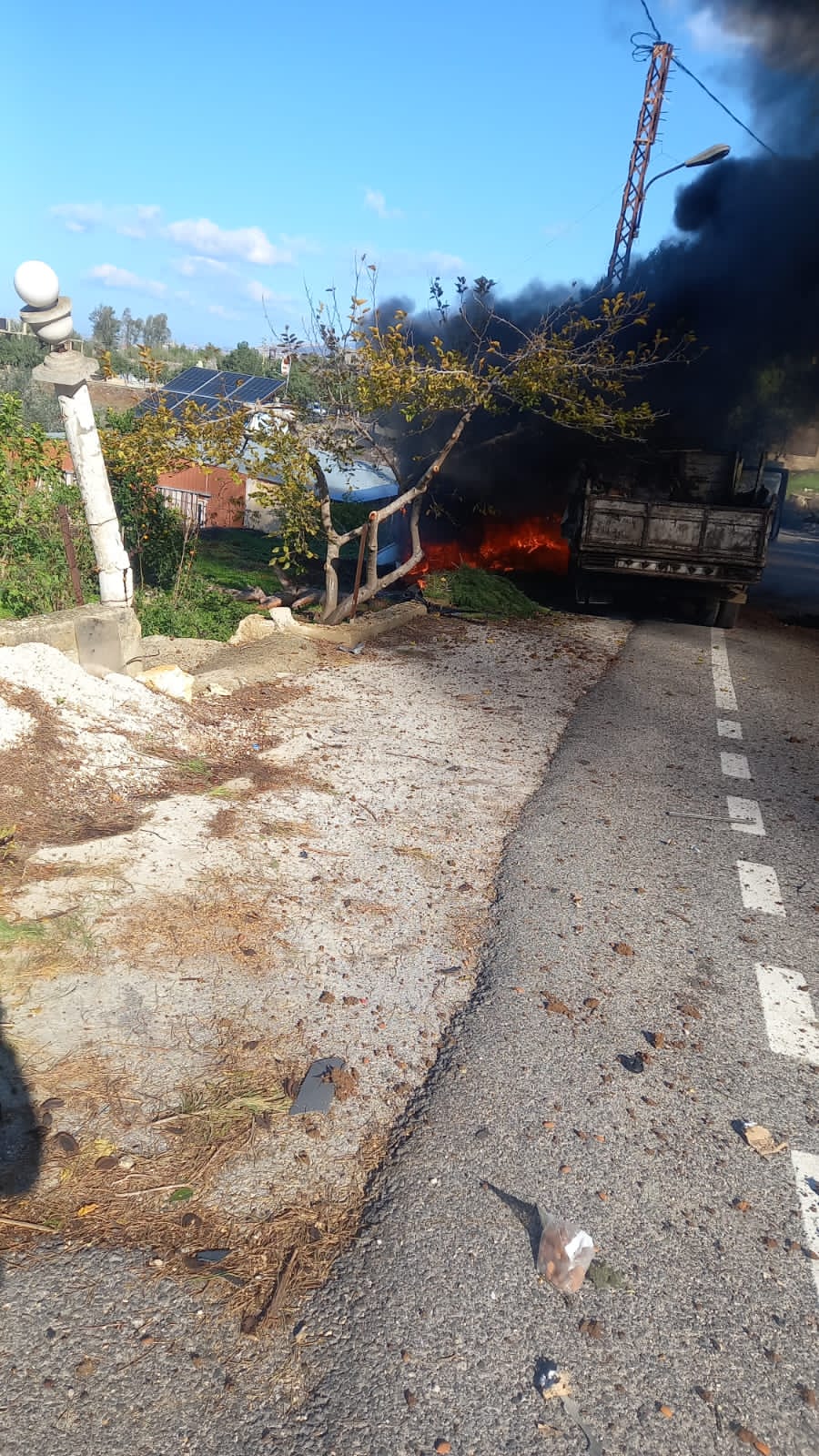 اسنهداف بيك اب على طريق الطيبة 