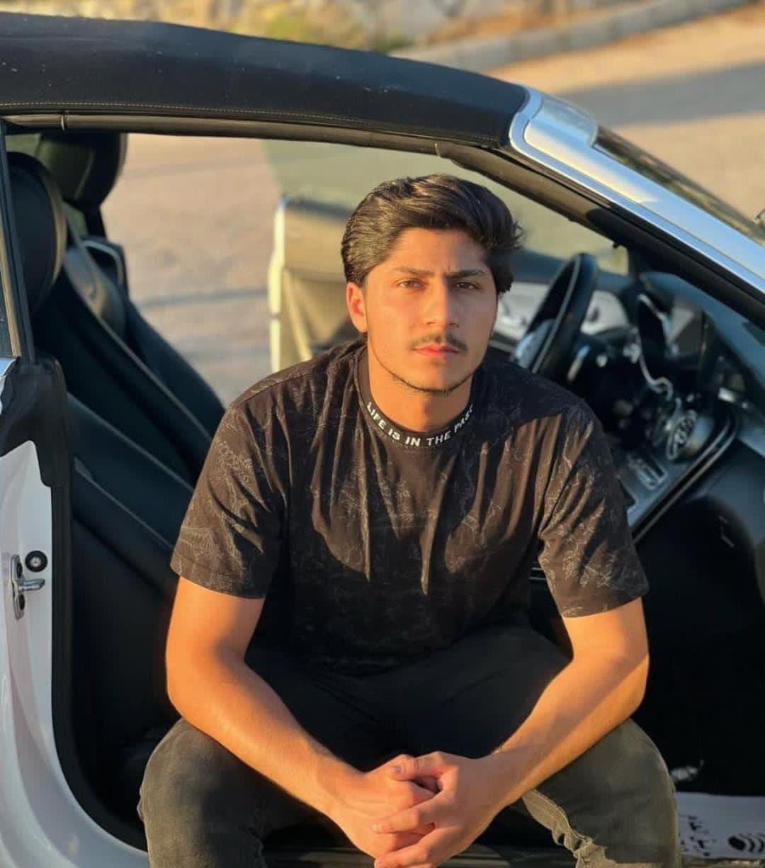 ارتقاء الشهيدين سامر حطيط وعبد رمضان في الغارة التي استهدفت سيارة على طريق كفرمان 