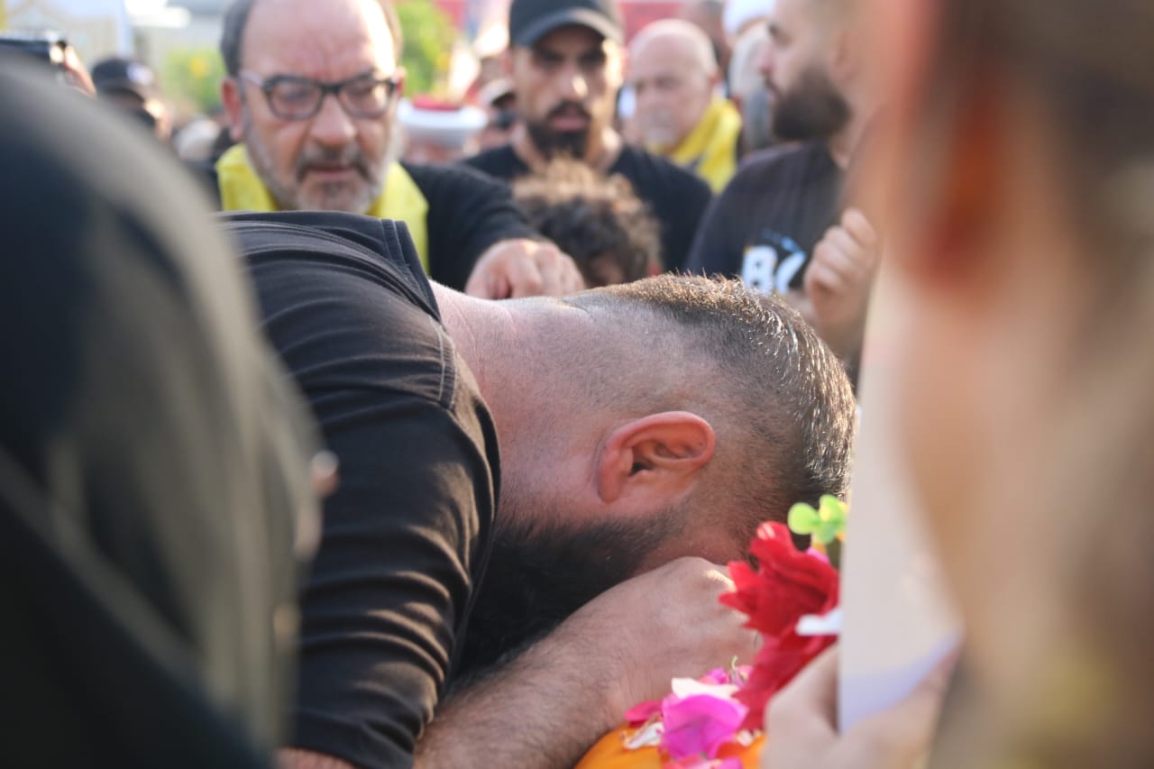 بالصور تشييع الزميل الإعلامي الشهـ ..د محمد حمزه شحادي في بلدة عدلون 